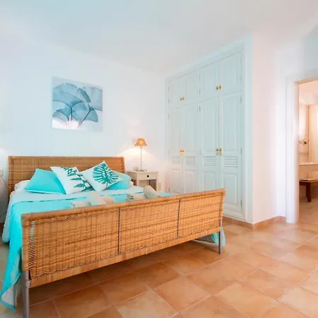 Maria Carmen - 4 Bedrooms Ocean Views Villa *